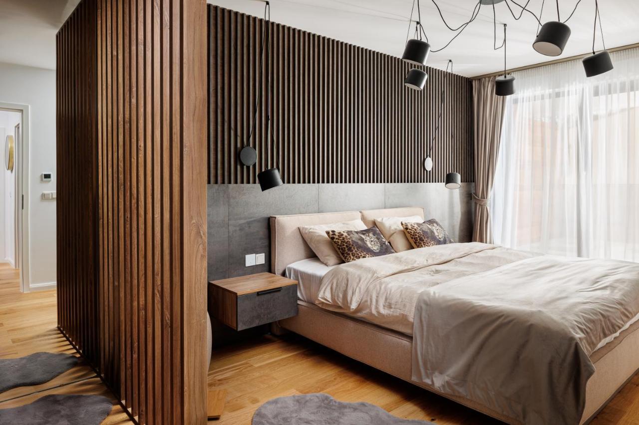 Pure Living Apartment W. Private Parking Брашов Экстерьер фото