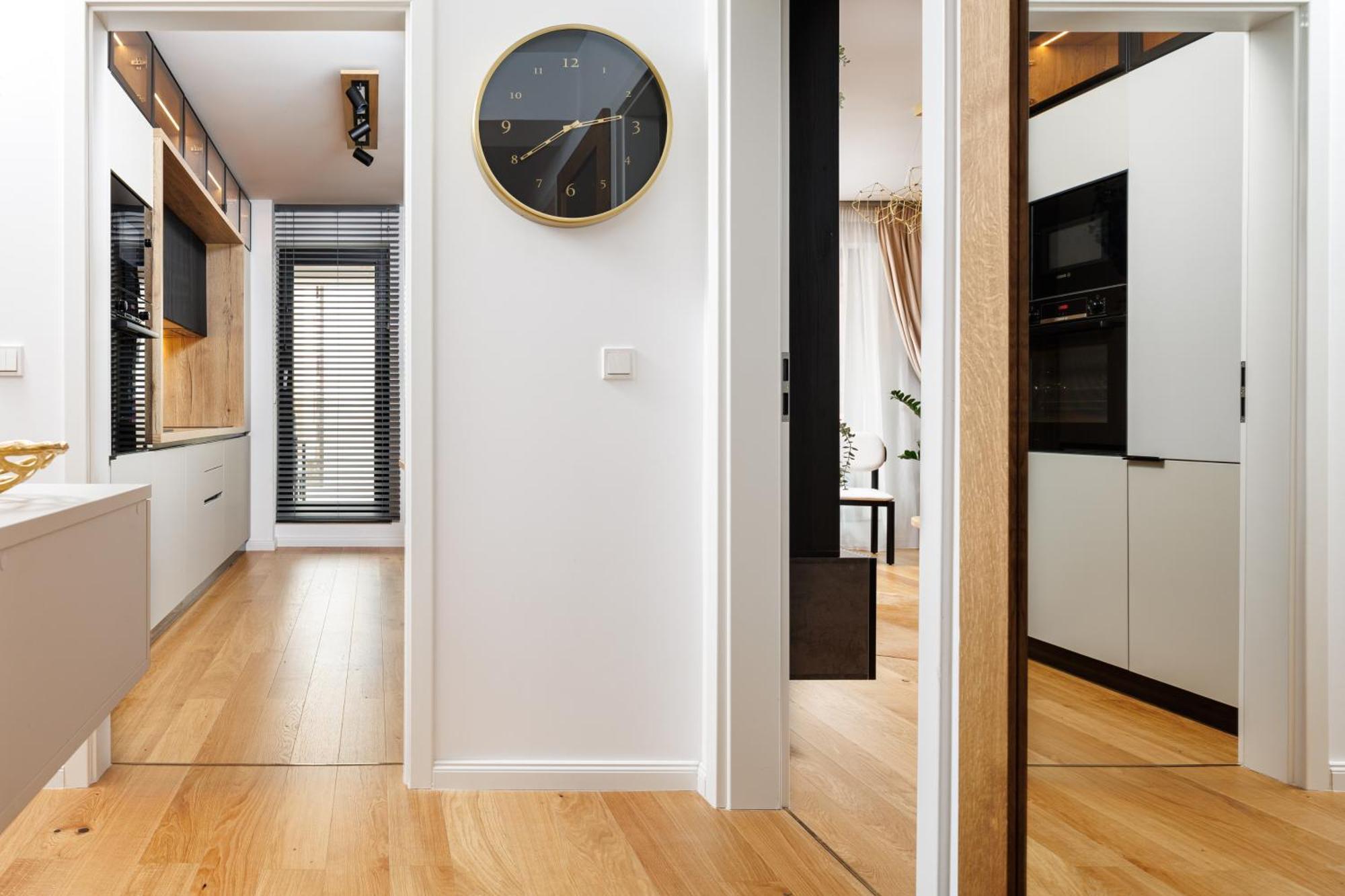 Pure Living Apartment W. Private Parking Брашов Экстерьер фото